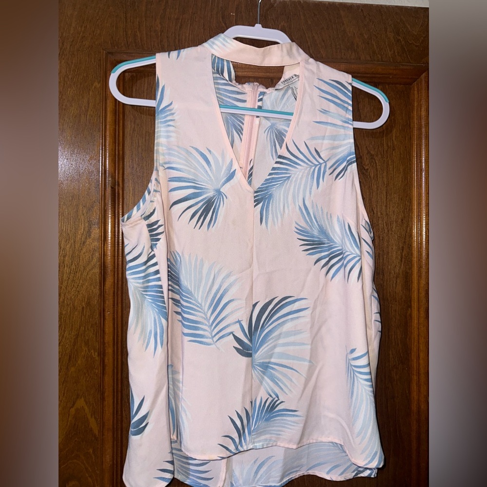 Contemporary Forever 21 Top